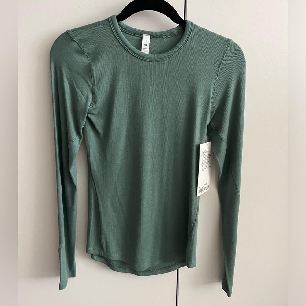 NWT lululemon hold tight long sleeve size 4